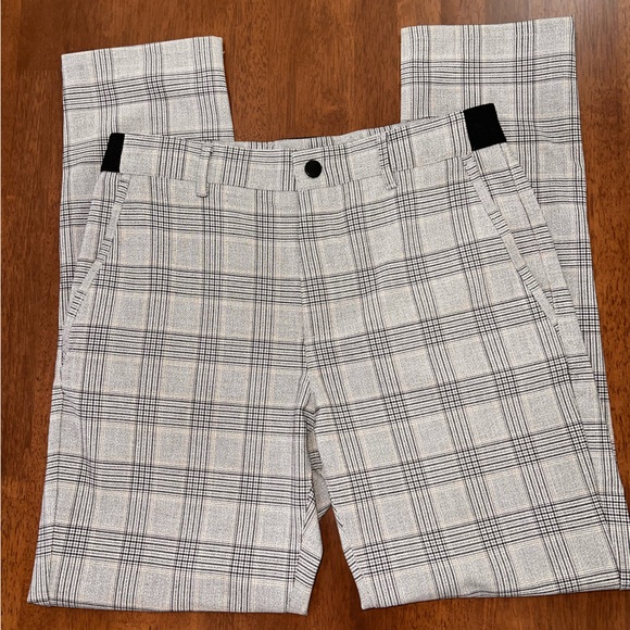 Zara man.  Basic Pants, Black Plaid Belted Straight Leg Driver Pant. Size S - Picture 3 of 9